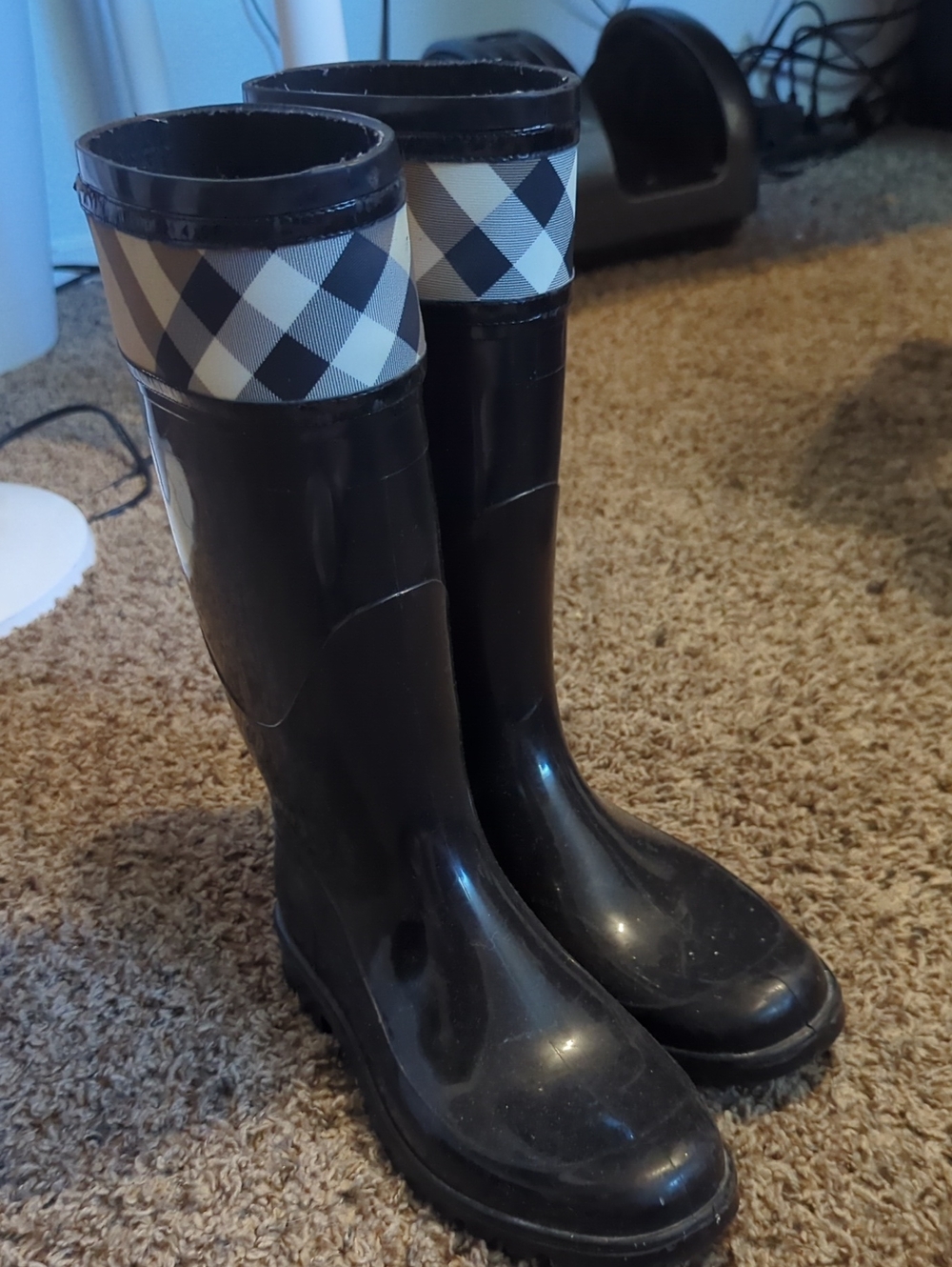 Burberry London Crosshill House Check Black Rain Boots with Plaid Trim - Women - Picture 7 of 8